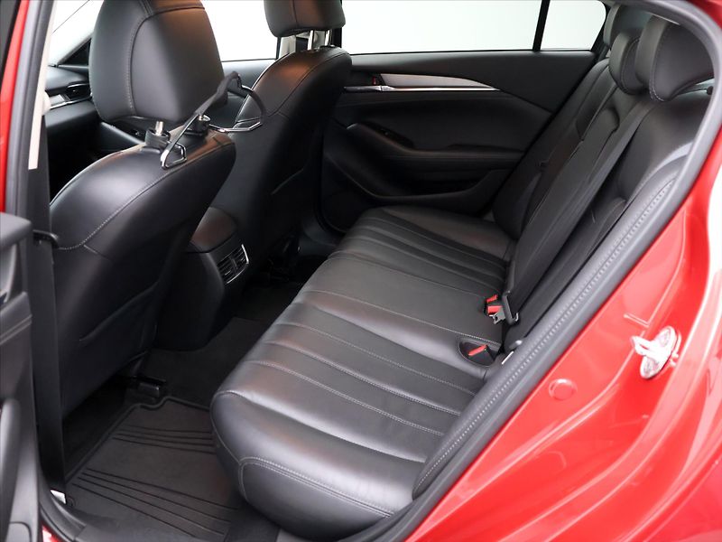 Mazda 6 2,5 143kW Skyactive Revolution - fotka 13 z 44