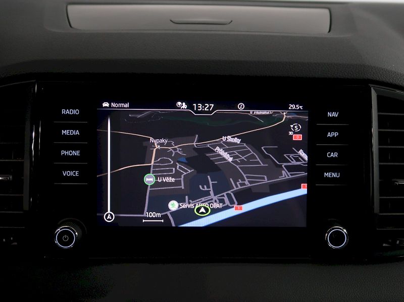 Škoda Karoq (2024) SPORTLINE 1.5TSI 110KW DSG - fotka 26 z 35