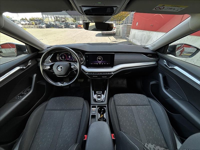 Škoda Octavia 2,0 TDI 110kW DSG Style Combi - fotka 22 z 39
