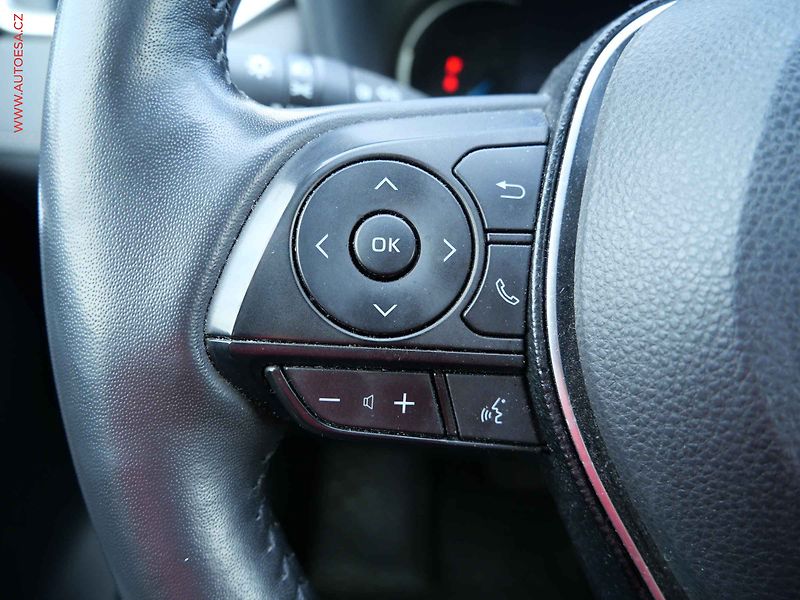 Toyota RAV4 (2020) 2.5HYBRID 4x4, ČR, servis - fotka 16 z 25