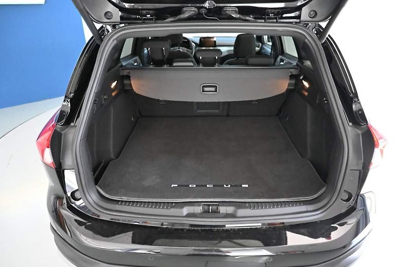 Ford Focus (2022) 1.5 ACTIVE X LED ACC VIRTUAL B - fotka 8 z 38