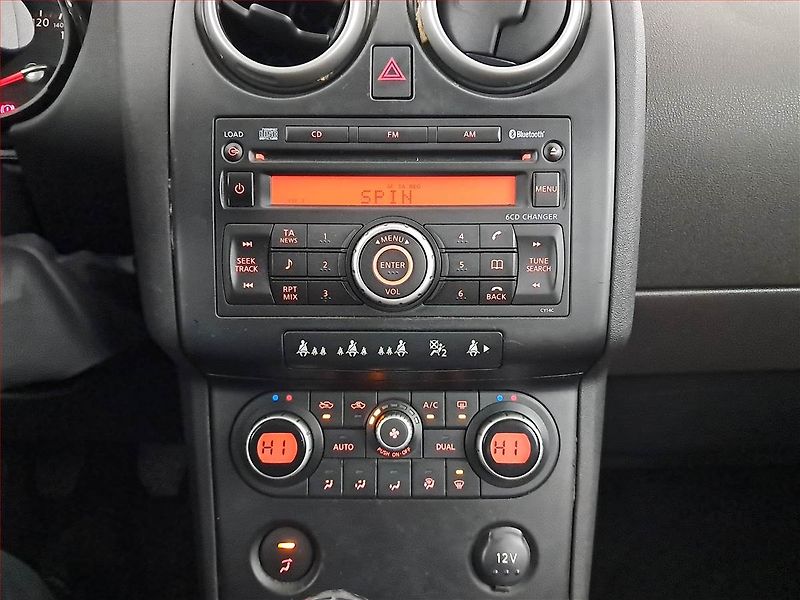 Nissan Qashqai (2007) 2.0, 4X4, Tempomat - fotka 12 z 18