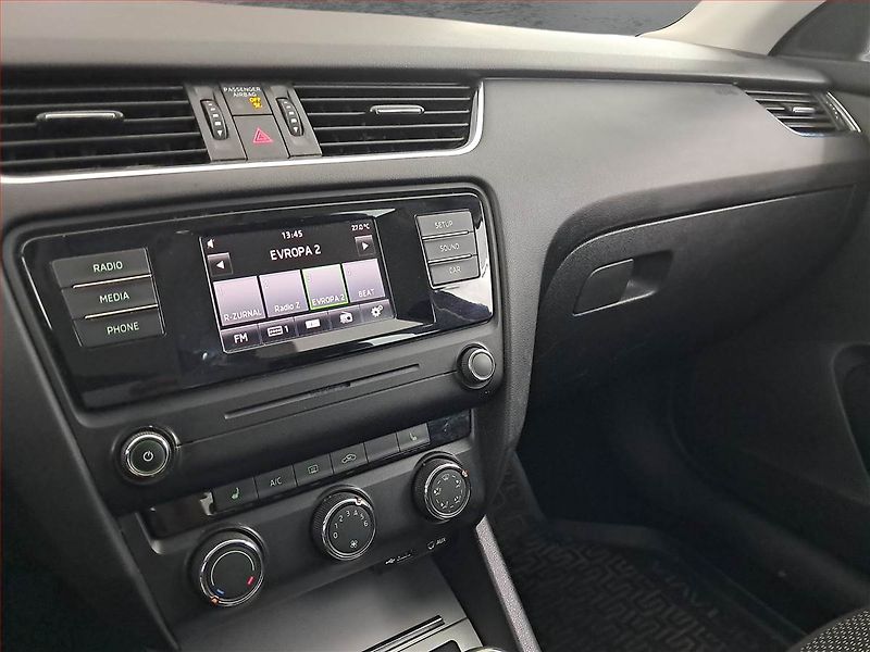 Škoda Octavia (2015) Ambition Plus 1.4 TSI CNG - fotka 12 z 16