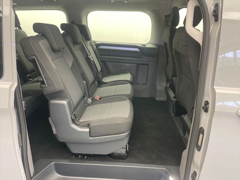 Volkswagen Caravelle Life 2.5 PHEV DR - fotka 17 z 28