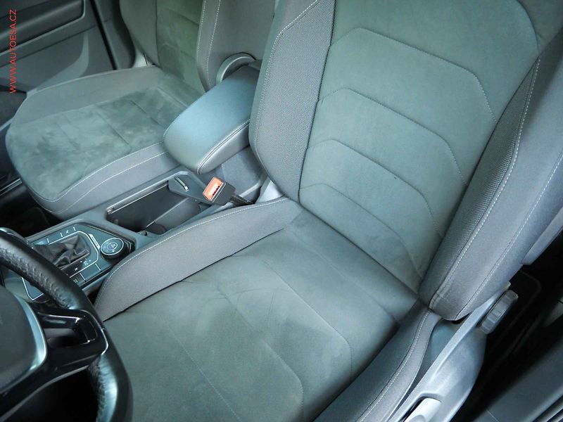Volkswagen Tiguan (2019) 2.0TSi 4x4, Highline, DSG - fotka 9 z 21