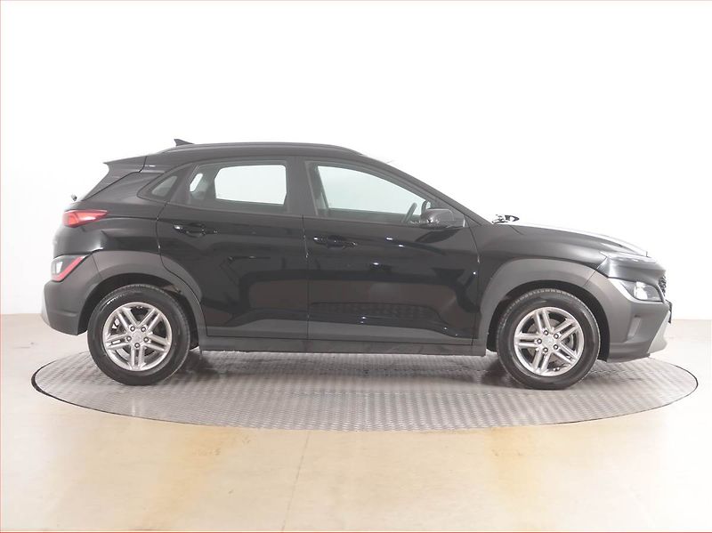 Hyundai Kona (2022) Comfort 1.0 T-GDI, Serv.kniha - fotka 6 z 17