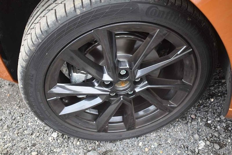 Nová Fabia v Jizerských horách s výhledem na Ještěd