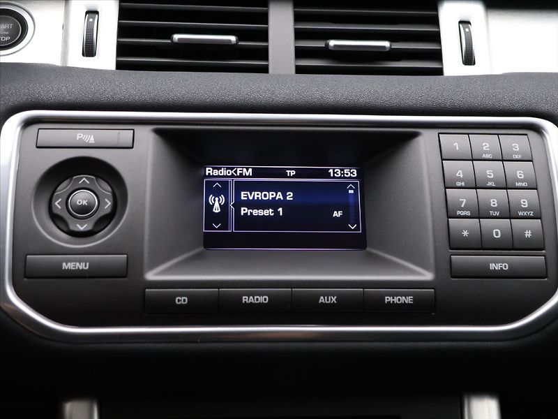 Land Rover Range Rover 2,2 TD4 Prestige CZ 1.maj DPH - fotka 23 z 35