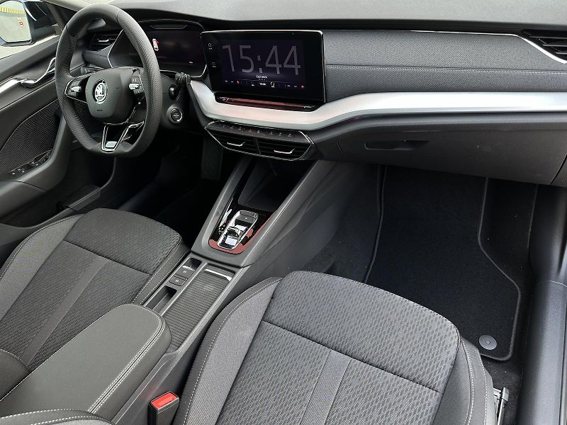 Škoda Octavia Combi 1.5TSi e-TEC M-HEV DSG S - fotka 38 z 41