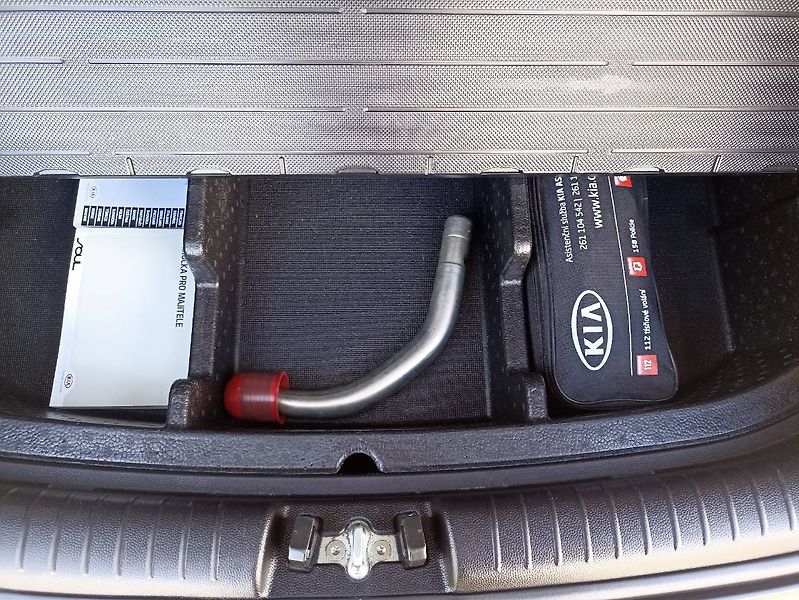 Kia Soul (2017) 1.6 GDI 97kW tažné servis.knih - fotka 11 z 31
