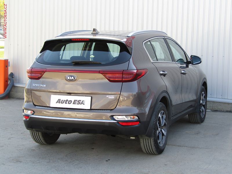 Kia Sportage (2019) 1.6 CRDi, ČR, Exclusive - fotka 4 z 17