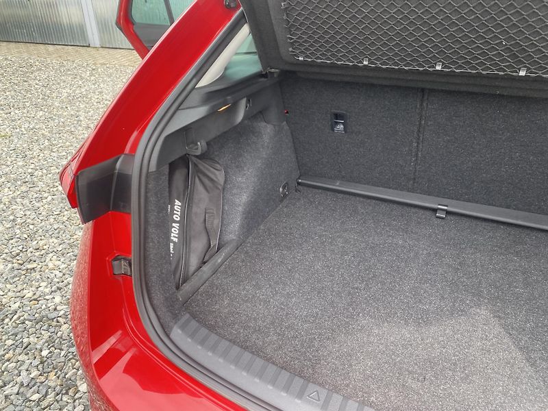Škoda Scala 1.0i G-TEC STYLE CZ DPH LED 1A - fotka 110 z 156