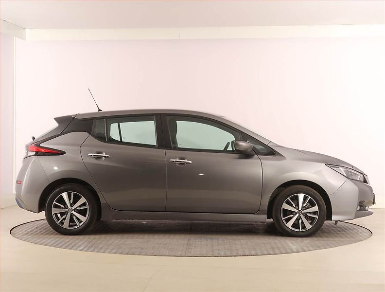 Nissan Leaf (2021) 40 kWh, SoH 90%, Automat - fotka 6 z 24