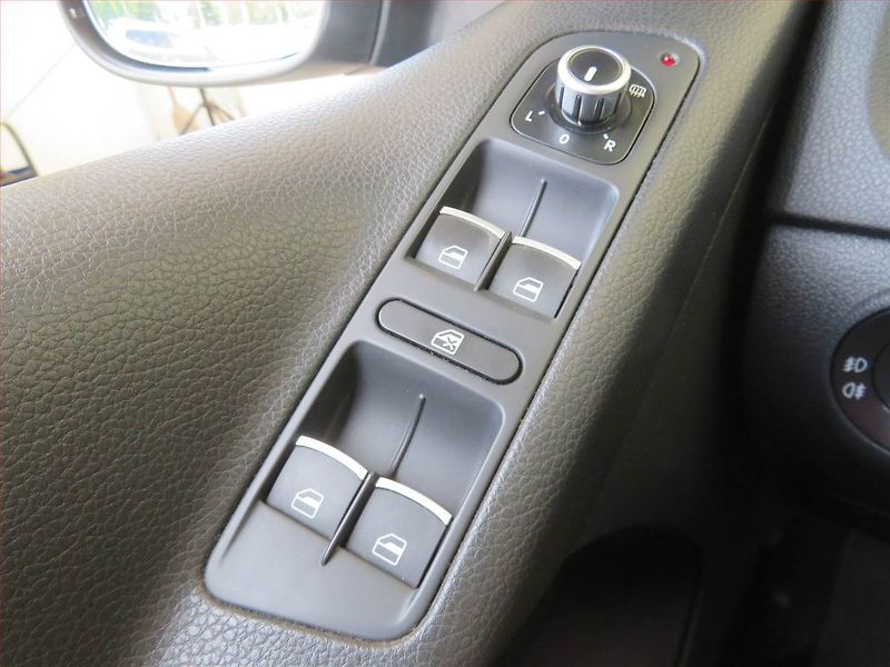Volkswagen Tiguan (2015) 2.0 TDI, Serv.kniha, Navi - fotka 17 z 17
