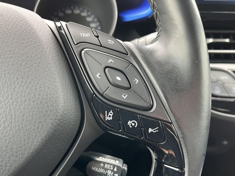 Toyota C-HR (2017) COMFORT 1.2 85kW, ČR, 1.maj, N - fotka 18 z 23