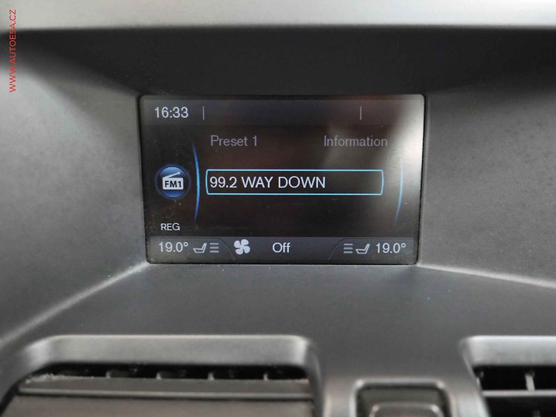 Volvo XC60 (2012) 2.4 D 4x4, 1.maj,ČR, Xenon - fotka 14 z 17