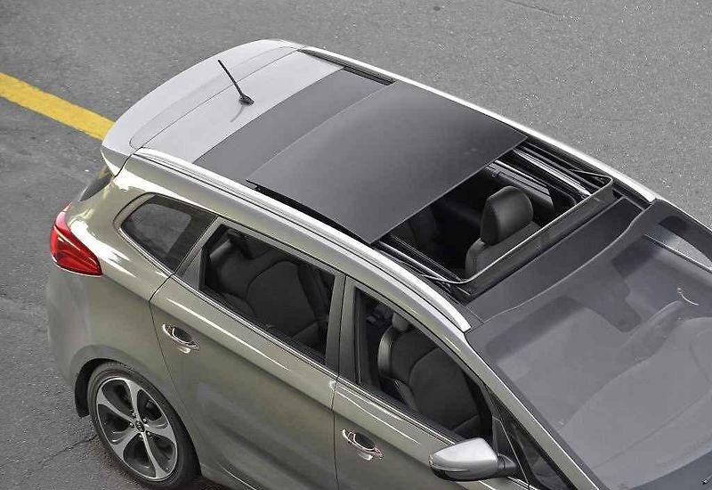Kia Carens.