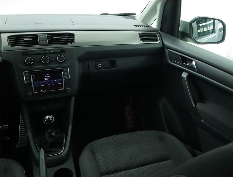 Volkswagen Caddy (2020) 1.4 TSI, 7Míst, DPH - fotka 8 z 17