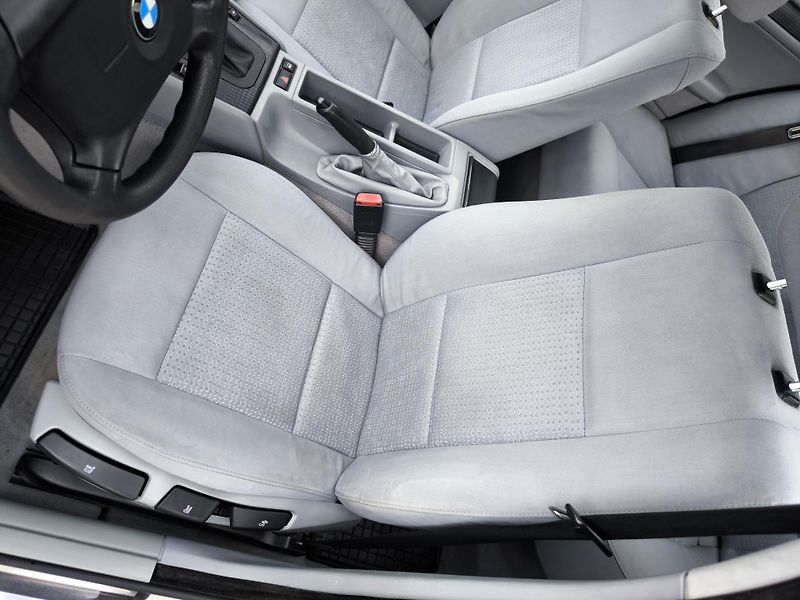 BMW Řada 3 320iAUTOMAT 6VÁLCŮ*BEZ KOROZE* - fotka 24 z 87