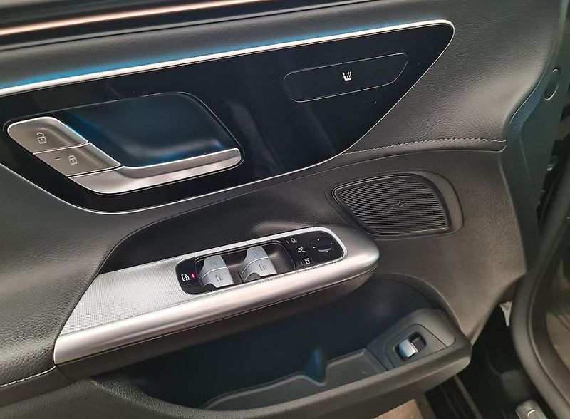 Mercedes-Benz EQE 350 AMG Kam BLIS LED Tažné - fotka 21 z 37