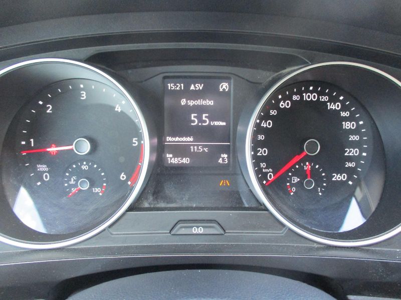 Volkswagen Tiguan 2.0TDi 110kW*TZ*PANORAMA*6MAN - fotka 16 z 43