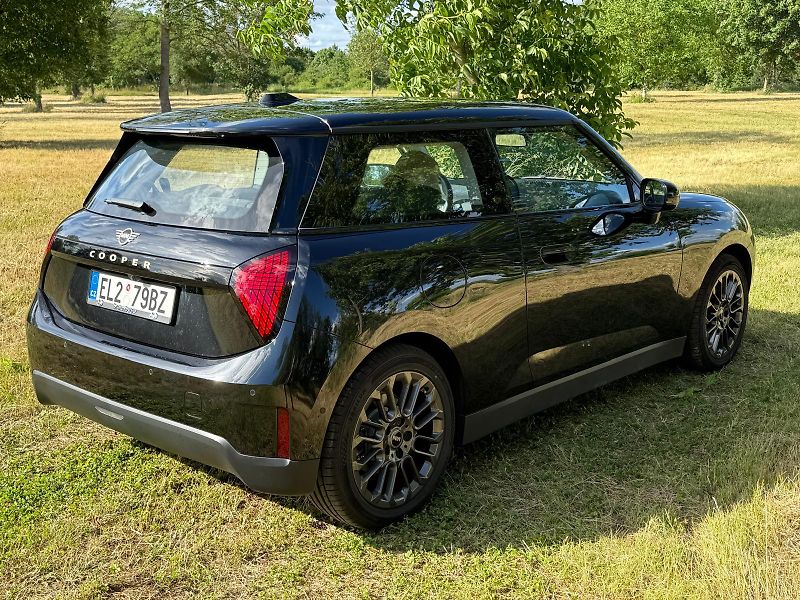 Mini Cooper (2024) New  - fotka 11 z 21