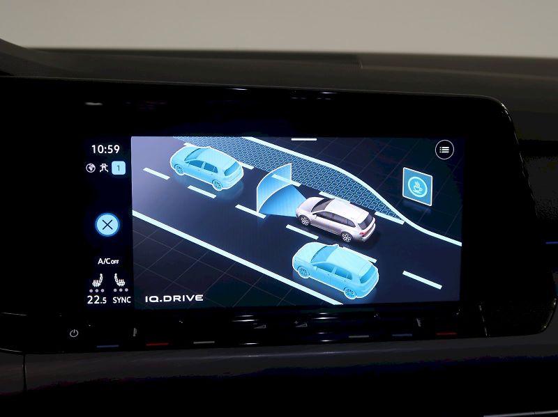 Volkswagen Golf (2022) STYLE 2.0TDI 110KW DSG - fotka 24 z 38