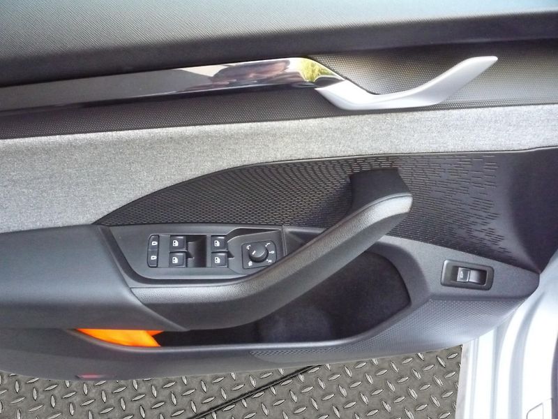 Škoda Octavia (2024) Combi 1,5TSi 110kW Top Selecti - fotka 6 z 20
