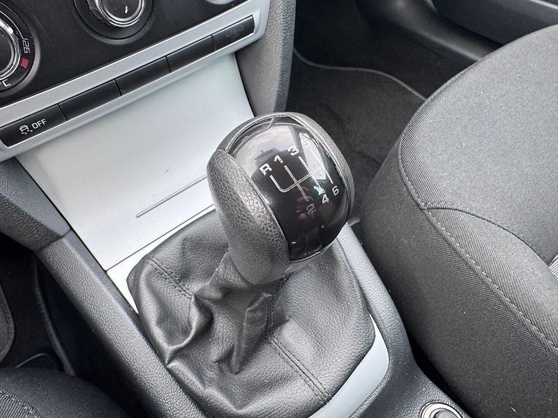 Škoda Octavia (2010) 1,4 TSI 90 KW KOLA 2. MAJ - fotka 32 z 50
