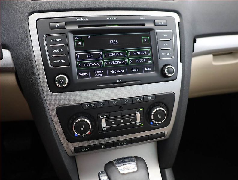 Škoda Octavia (2012) Elegance 1.8 TSI, Automat - fotka 10 z 14