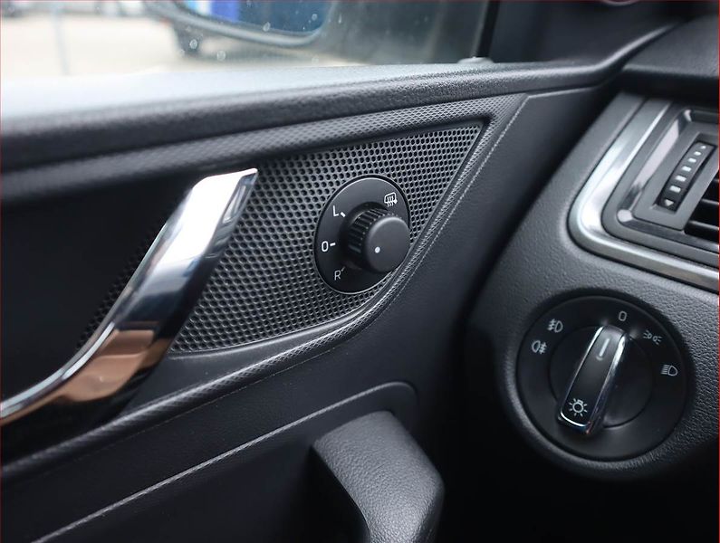 Škoda Rapid (2015) 1.2 TSI, Tempomat - fotka 17 z 18