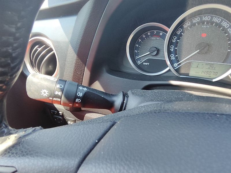 Toyota Auris 1.6 Valvematic/97kW Active - fotka 20 z 24