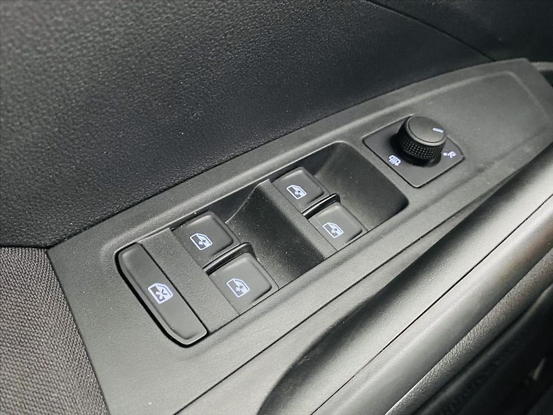Škoda Fabia 1,0 TSI 70kW Selection - fotka 16 z 23