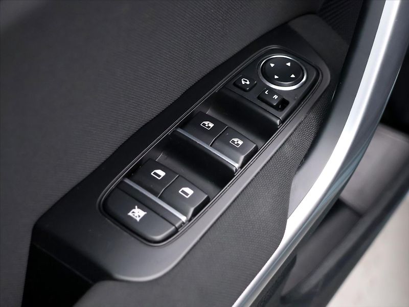 Kia Ceed SW 1,5 T-GDI 117kW GT-Line CZ DPH - fotka 15 z 38