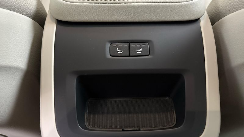 Volvo XC90 2.0 B5 AUT AWD Plus Bright - fotka 23 z 30
