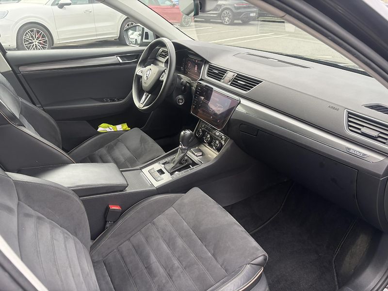 Škoda Superb 2.0TDi Scout DSG 140kW 4x4 - fotka 14 z 21
