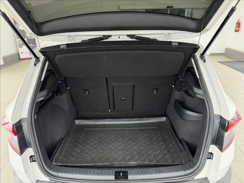 Škoda Karoq 2,0 TDi, DSG,NAVI,TZ,LED - fotka 27 z 28