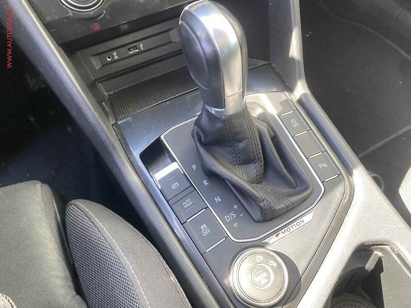 Volkswagen Tiguan (2016) 2.0 TDi 4X4, Highline, DSG - fotka 16 z 20
