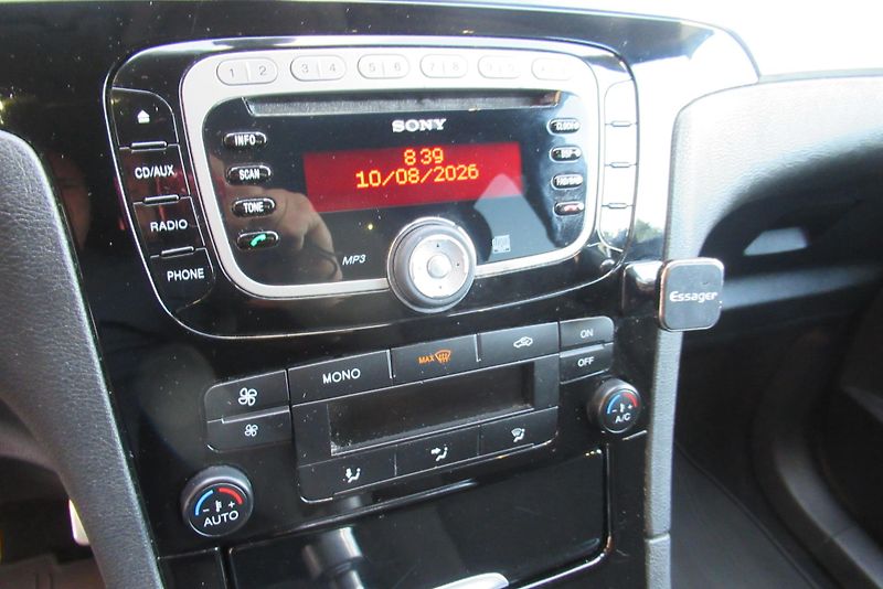 Ford S-MAX 2.0 TDCi AUT. KLIMA TAŽNÉ - fotka 13 z 23