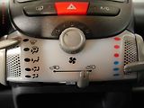 Citroën C1 (2012) 1.0i, 1.maj, AC, el. výbava - náhled 14