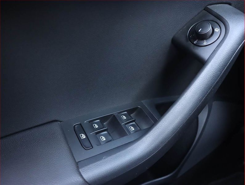 Škoda Octavia (2017) 1.8 TSI, Automat, Serv.kniha - fotka 17 z 20