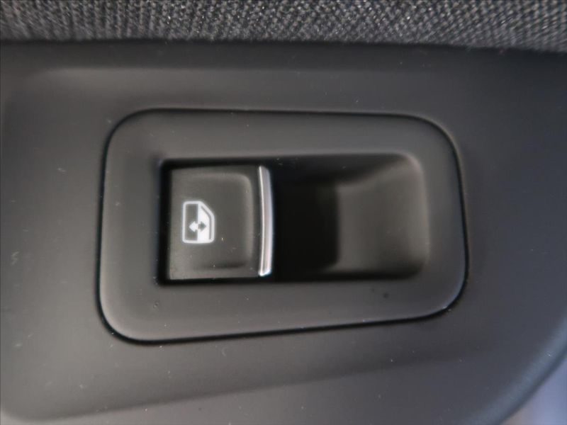 Volkswagen Golf 1,5 TSI Life 1.majitel CZ - fotka 30 z 40