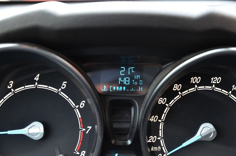 Ford Fiesta (2015) 1.25i 1.MAJITEL / STK 06/2028 - fotka 20 z 28