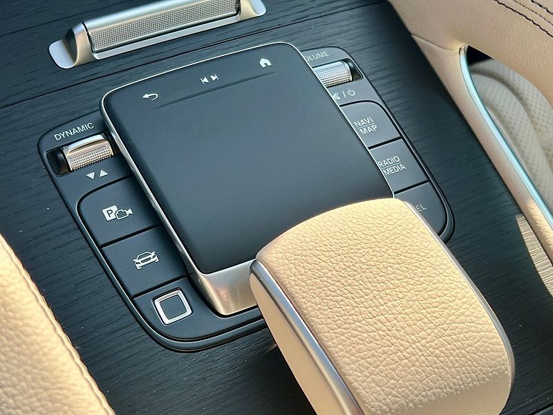 Mercedes-Benz GLE (2025) 450 d 4MATIC Edition 140 Years - fotka 26 z 32