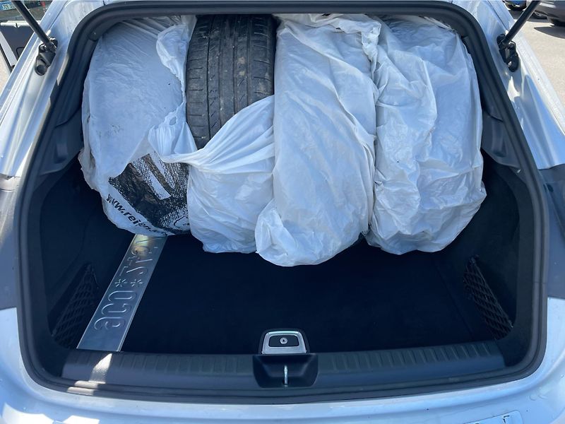 Mercedes-Benz GLA 180 i - fotka 13 z 25