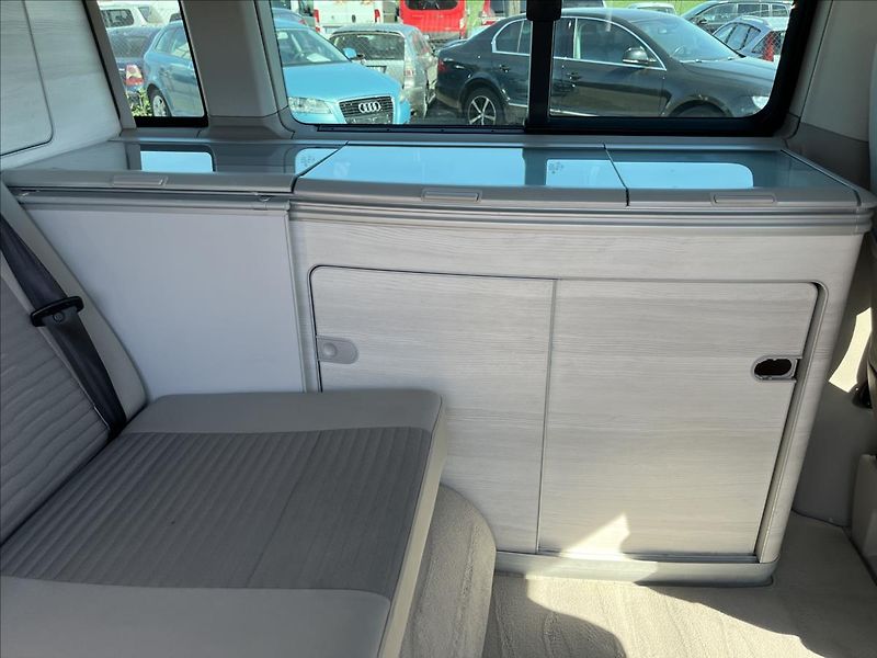 Volkswagen California 2,0 TDi DSG OCEAN 4x4 KUCHYŇ - fotka 36 z 55