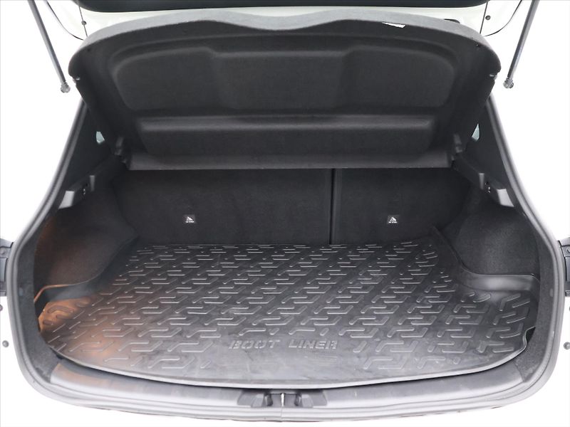 Nissan Qashqai 1,3 DiG-T Acenta CZ 1.Maj - fotka 10 z 37