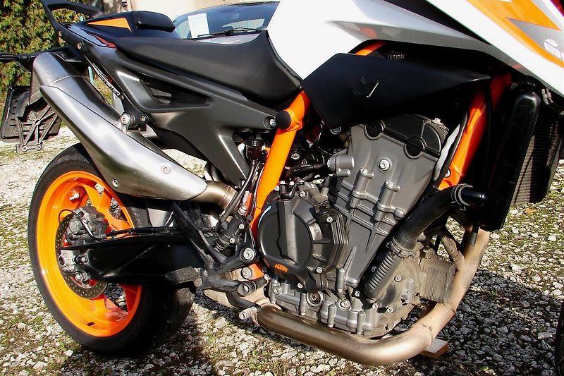 KTM 890 Duke R 121PS ČR 1. maj. - ZADÁNO! - fotka 10 z 34