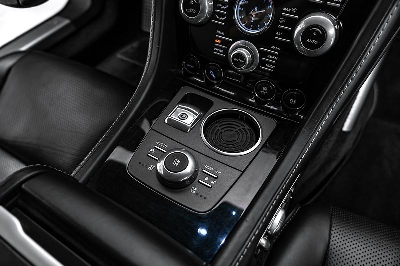 Aston Martin Rapide - fotka 19 z 25