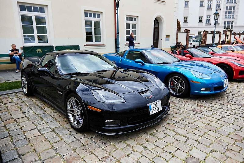 Americké automobily Corvette na 21. ročníku tradičního srazu v areálu Plzeňského Prazdroje.